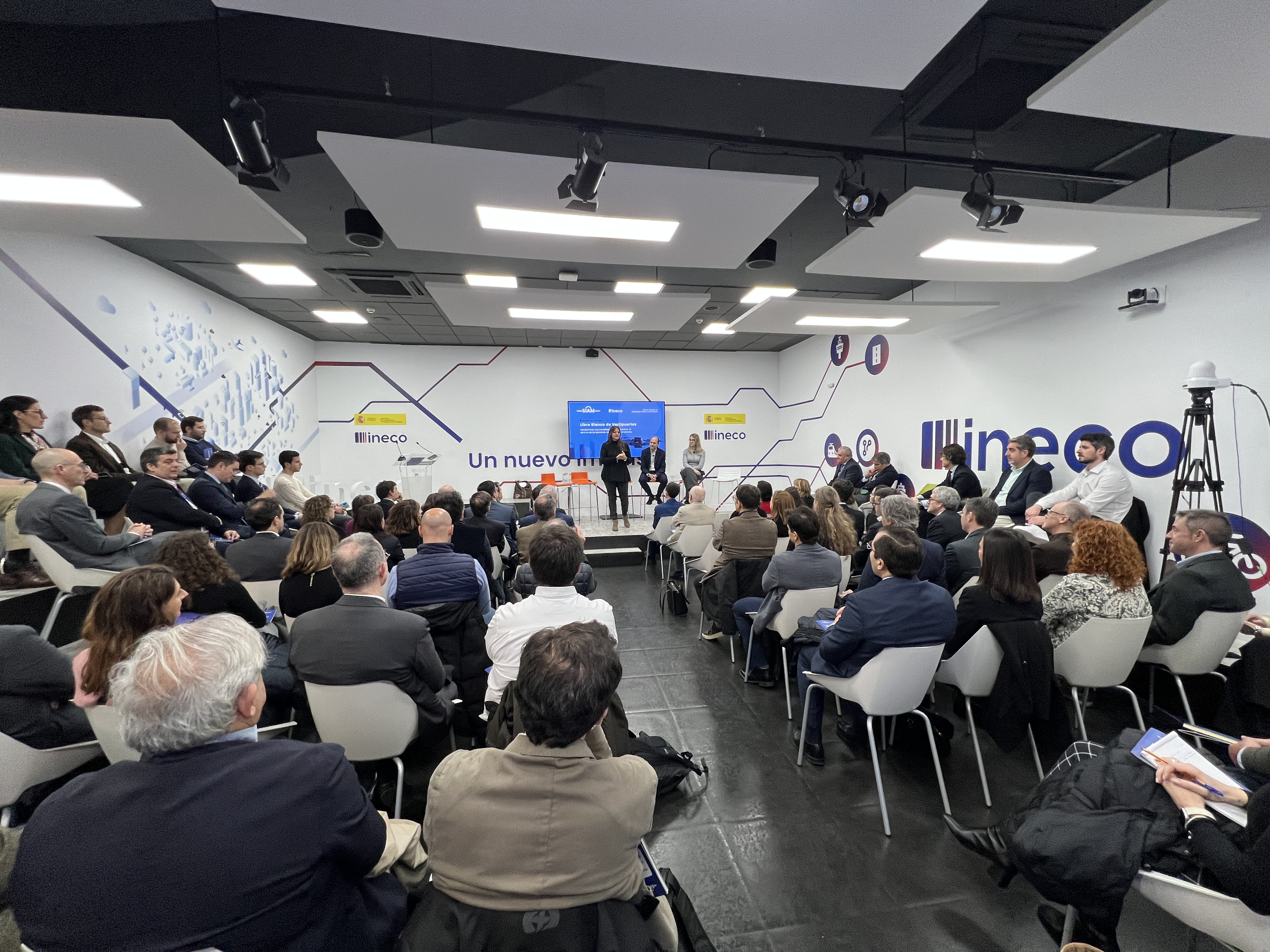 Acto de presentación del Libro Blanco de Vertipuertos