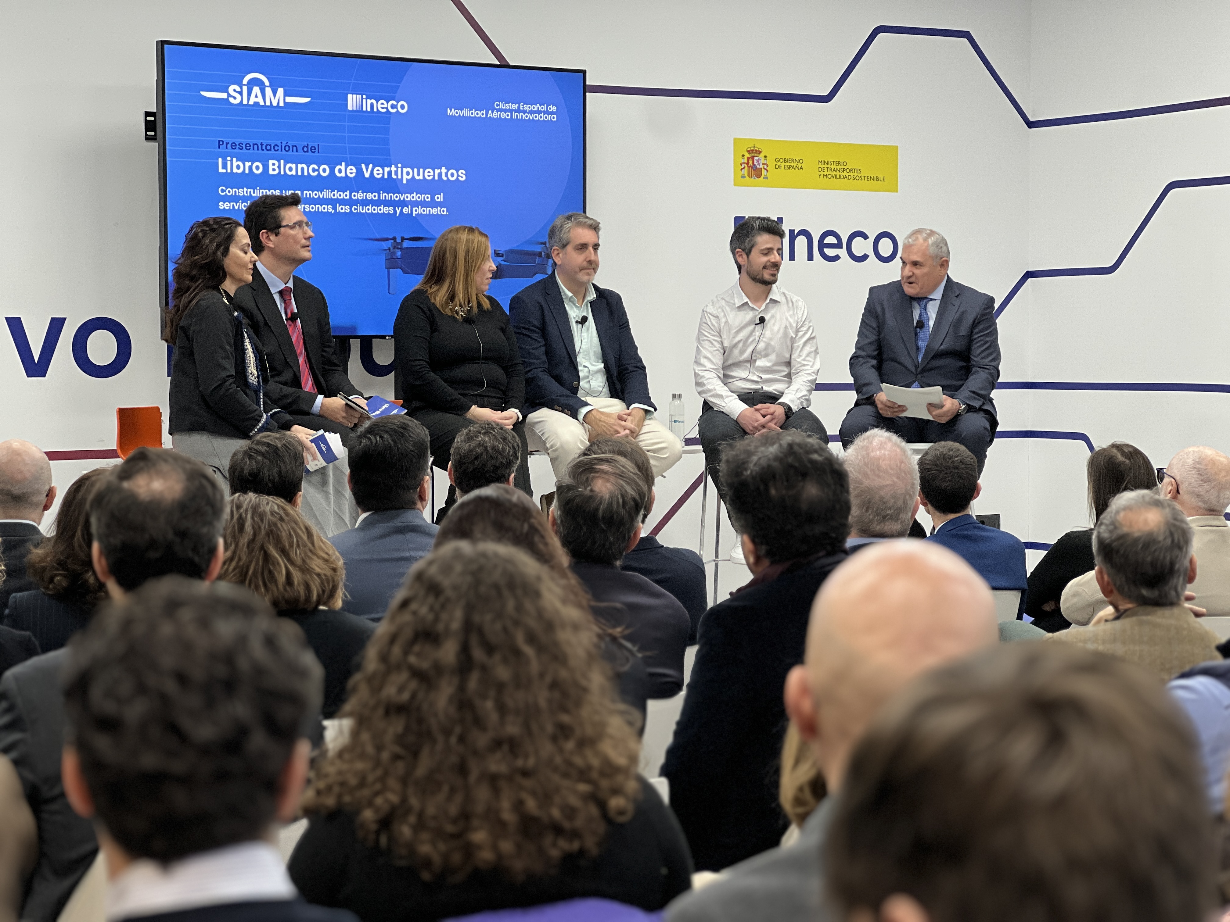 Acto de presentación del Libro Blanco de Vertipuertos