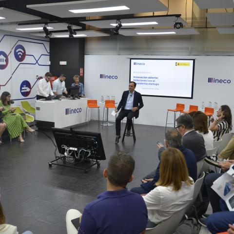 The president of Ineco, Sergio Vázquez Torrón, highlighted the enthusiastic and participative spirit of the teams as a distinguishing feature of Ineco