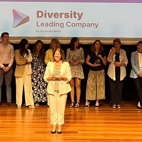 Marisa de Castro, Manager of the Training, Knowledge Management and Head of Equality at Ineco, was in charge of collecting this award