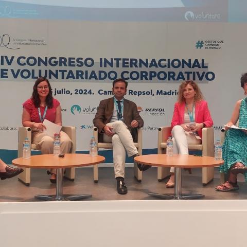 Imagen de los componentes de la mesa redonda