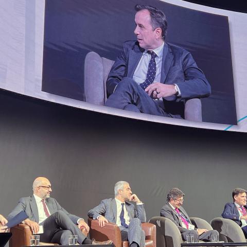 Sergio Vázquez Torrón, participated in an institutional round table that explored the structuring role of the Public Sector and State companies in the development of critical infrastructures