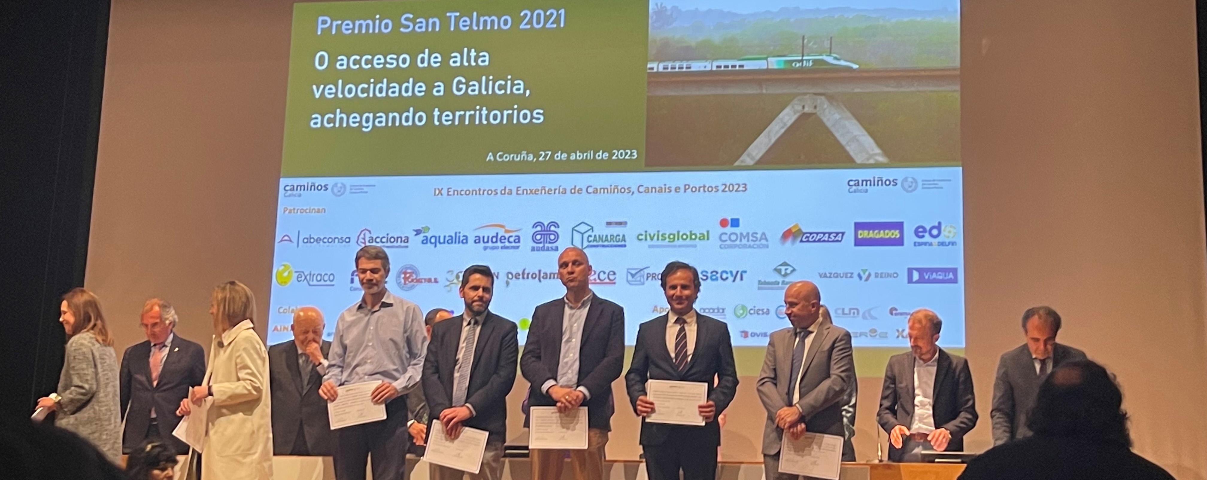 Pablo Ramos, Europe, Africa, Asia and Oceania Land Account Deputy Directorate, collected this award, as representative of the team of more than 50 professionals who participated in the basic and construction project of the Lubián - Ourense section, Vilariño - Cerdedelo subsection.